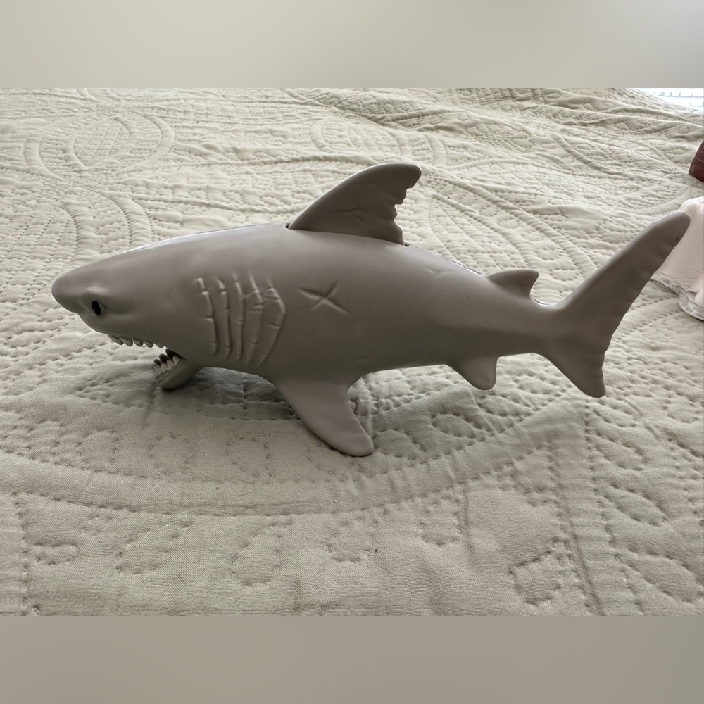 Animal Planet Chomping Shark Toy Great White 8”